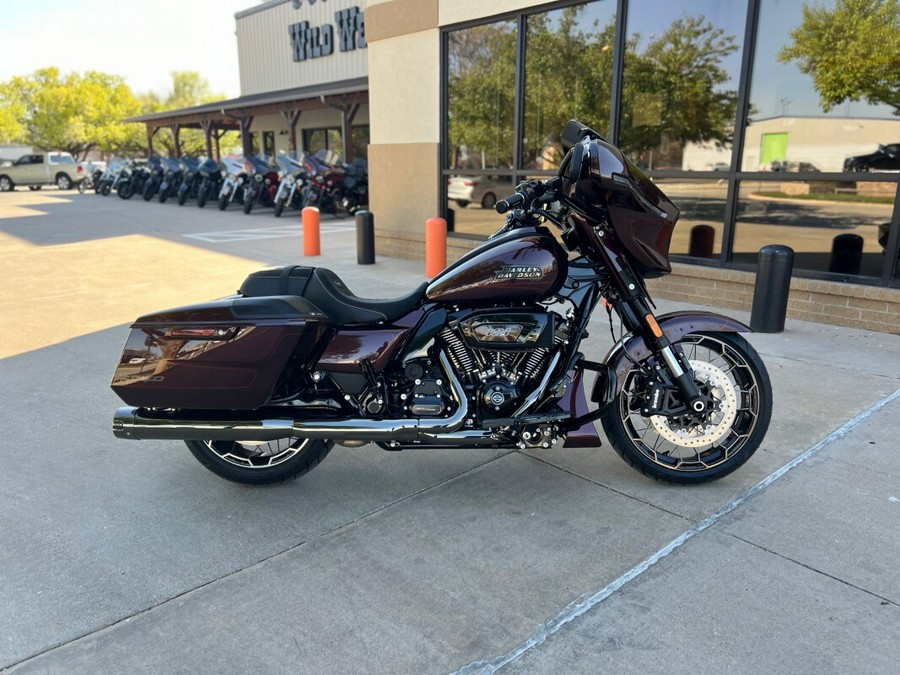 2024 Harley-Davidson® CVO™ Street Glide® Copperhead