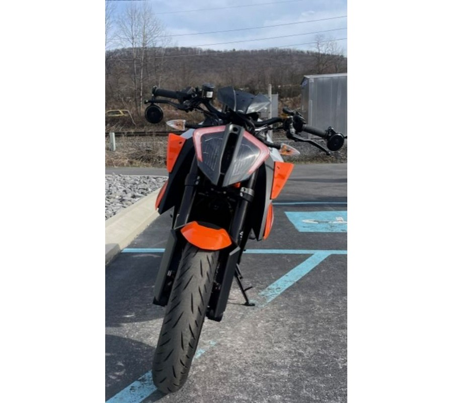 2022 KTM 1290 Super Duke R EVO