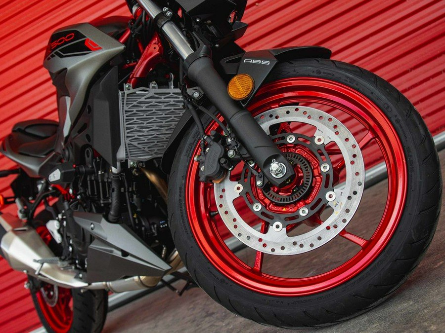 2025 Kawasaki Z500 SE ABS