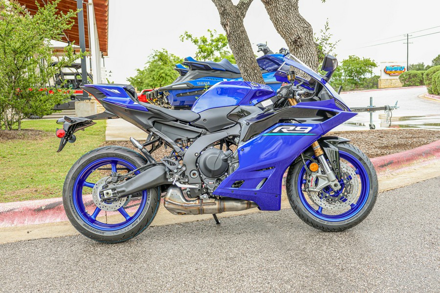 2026 YAMAHA YZF-R9