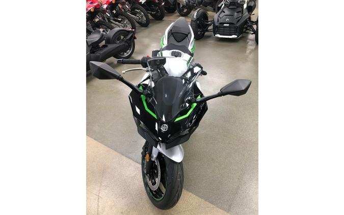 2024 Kawasaki Ninja® 7 Hybrid ABS