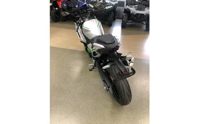 2024 Kawasaki Ninja® 7 Hybrid ABS