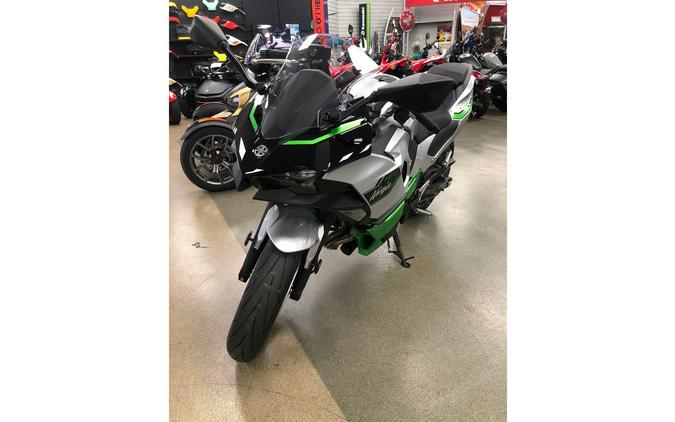 2024 Kawasaki Ninja® 7 Hybrid ABS