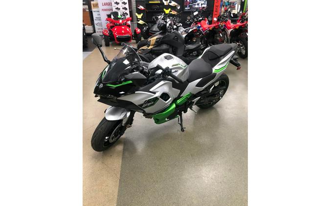 2024 Kawasaki Ninja® 7 Hybrid ABS