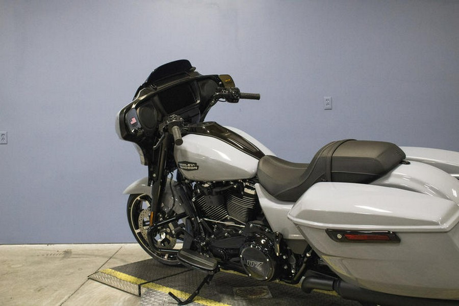 2025 Harley-Davidson® FLHX - Street Glide®