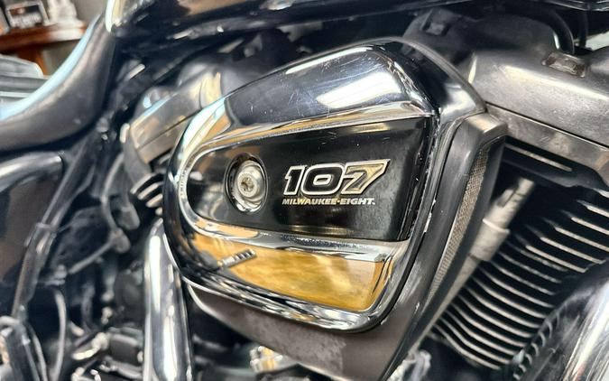 2020 Harley-Davidson® Electra Glide® Standard Vivid Black