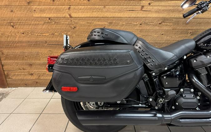 2024 Harley-Davidson® Heritage Classic Vivid Black FLHCS