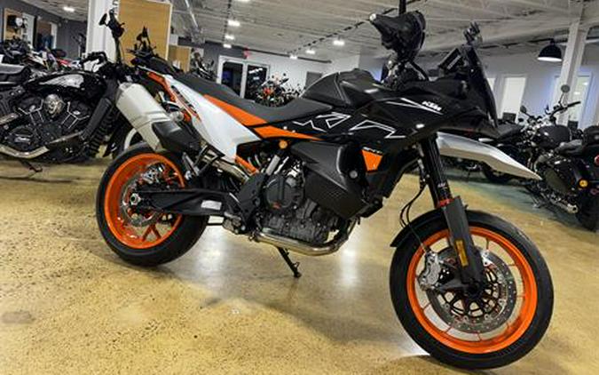 2024 KTM 890 SMT