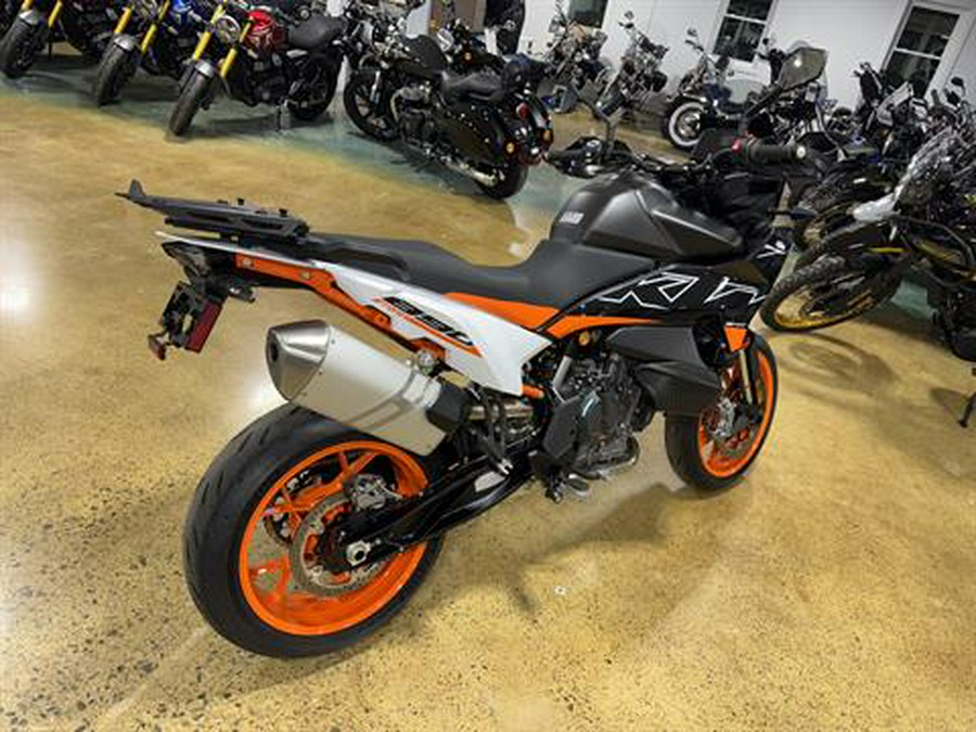 2024 KTM 890 SMT
