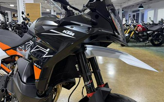 2024 KTM 890 SMT