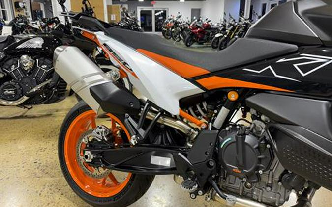 2024 KTM 890 SMT