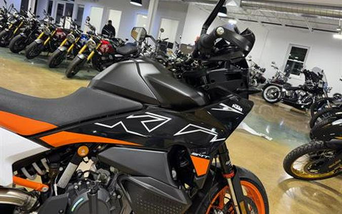 2024 KTM 890 SMT