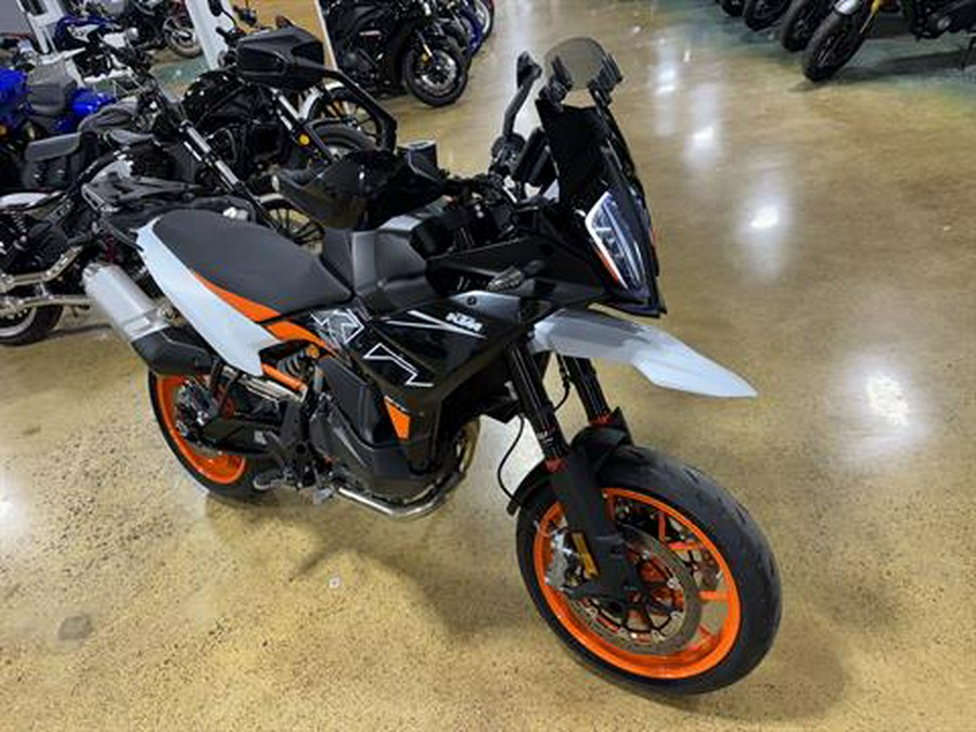 2024 KTM 890 SMT