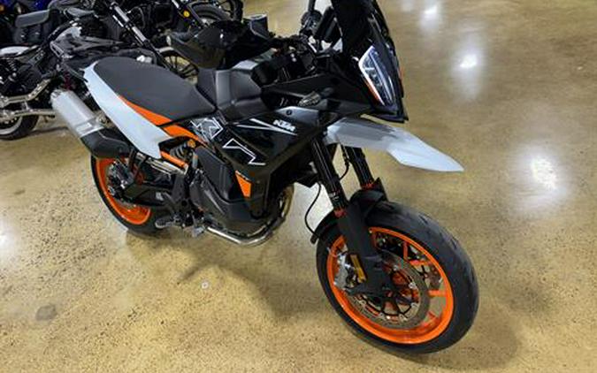 2024 KTM 890 SMT
