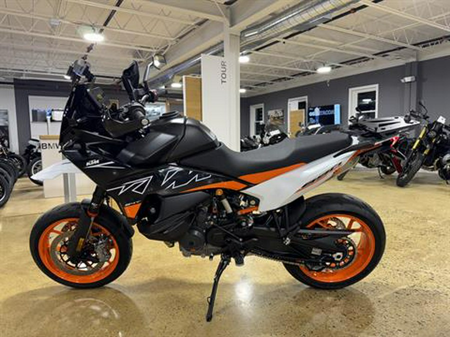 2024 KTM 890 SMT