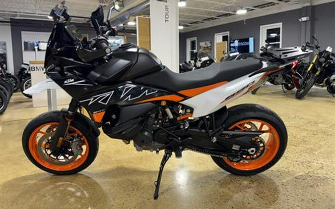 2024 KTM 890 SMT