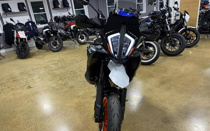 2024 KTM 890 SMT