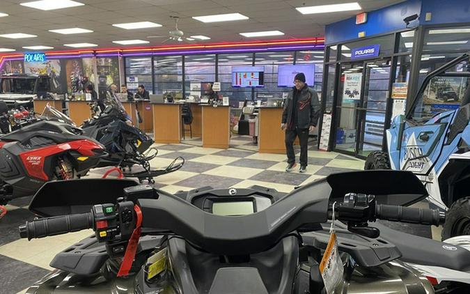 2025 Can-Am Outlander MAX 6x6 XT 1000