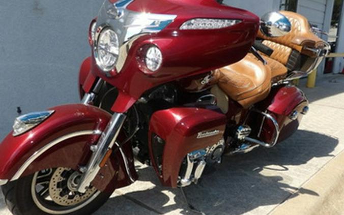 2019 Indian Roadmaster Burgundy Metallic Icon Series Dirt Track SmokeThunder Black Smoke