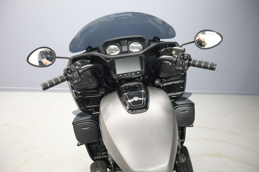 2023 Indian Motorcycle Challenger Dark Horse