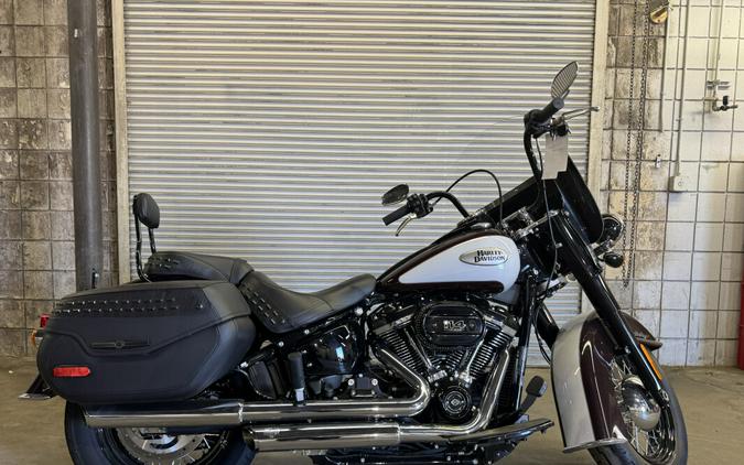 2021 Harley-Davidson® Heritage Classic 114 Midnight Crimson & Stone Washed White Pearl