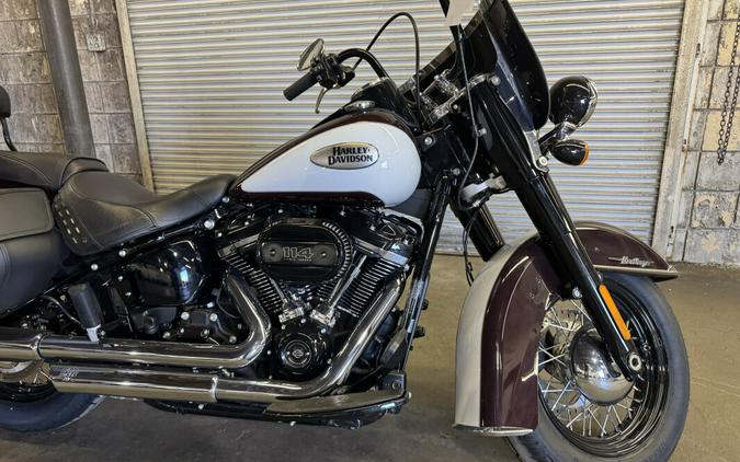 2021 Harley-Davidson® Heritage Classic 114 Midnight Crimson & Stone Washed White Pearl
