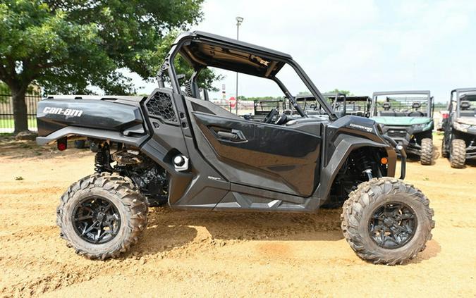 2025 Can-Am Commander XT 700