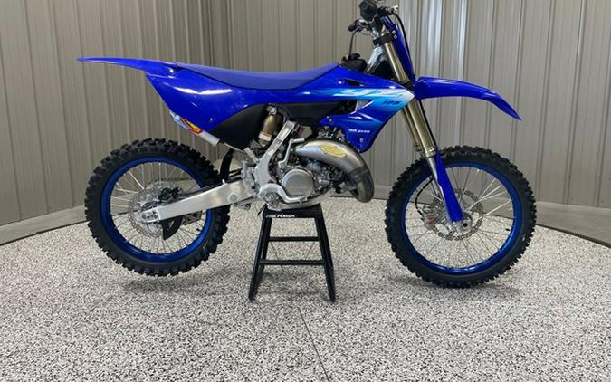 2027 Yamaha YZ125 w/ FMF FATTY PIPE & SHORTY SILENCER 125