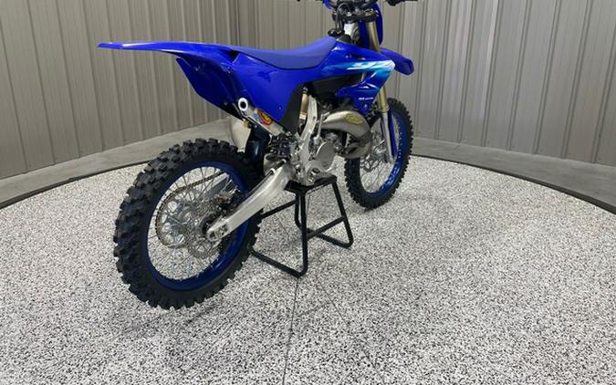 2027 Yamaha YZ125 w/ FMF FATTY PIPE & SHORTY SILENCER 125