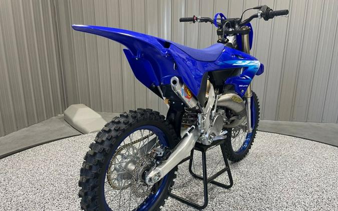 2027 Yamaha YZ125 w/ FMF FATTY PIPE & SHORTY SILENCER 125