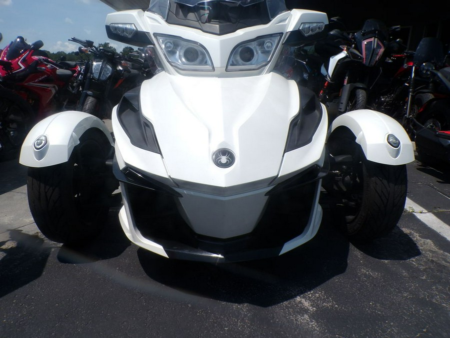 2018 Can-Am® Spyder® RT 6-speed semi-automatic with reverse (SE6)