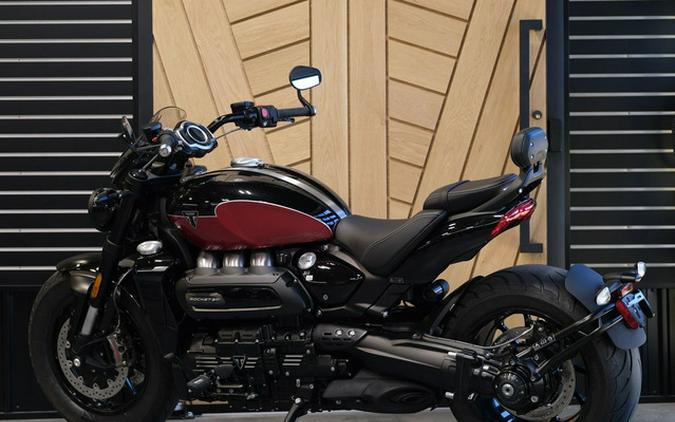 2025 Triumph ROCKET 3 GT SAPPHIRE BLACK/CARNIVAL RED/SILVER ICE