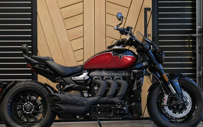 2025 Triumph ROCKET 3 GT SAPPHIRE BLACK/CARNIVAL RED/SILVER ICE