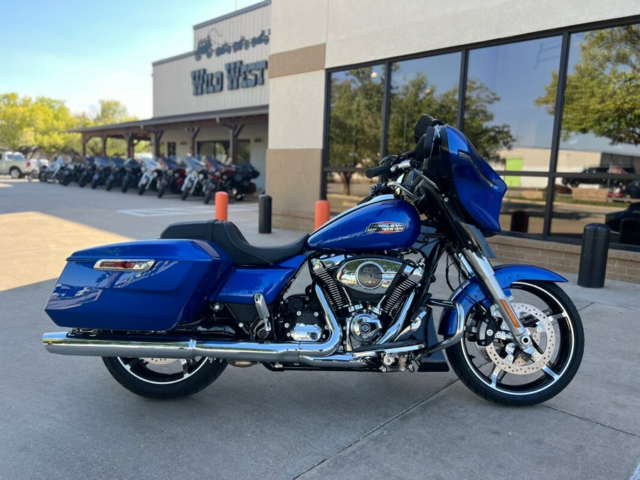 2024 Harley-Davidson® Street Glide® Blue Burst