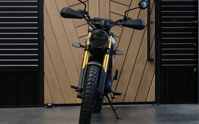 2024 Triumph Scrambler 400 X MATT KHAKI GREEN FUSION WHITE