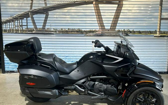 2025 Can-Am Spyder F3 Limited Dark Wheels