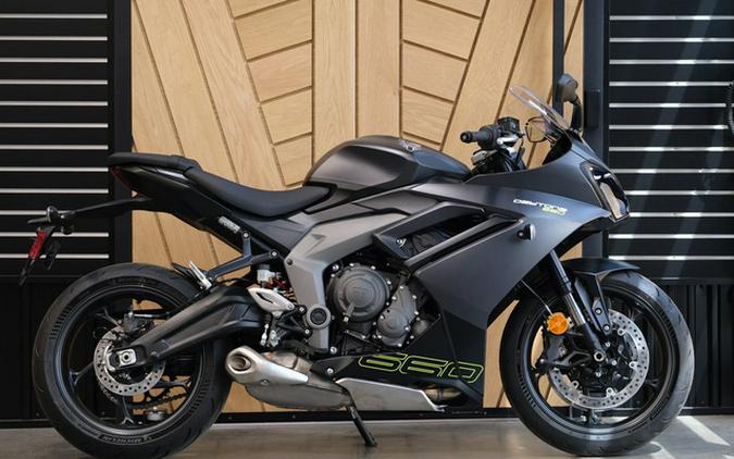 2025 Triumph Daytona 660 Satin Granite/Satin Black