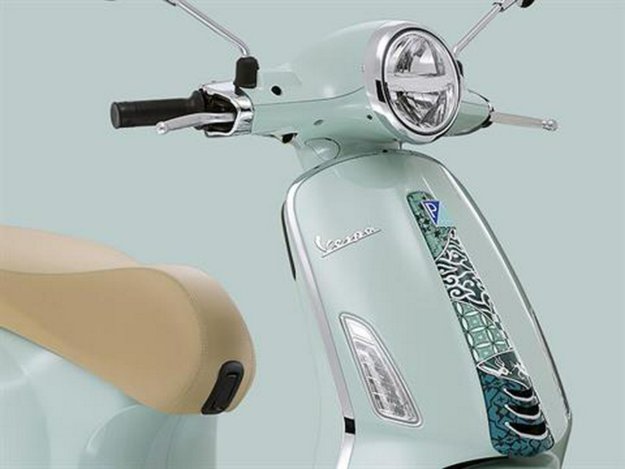 2025 Vespa Primavera 150 Batik