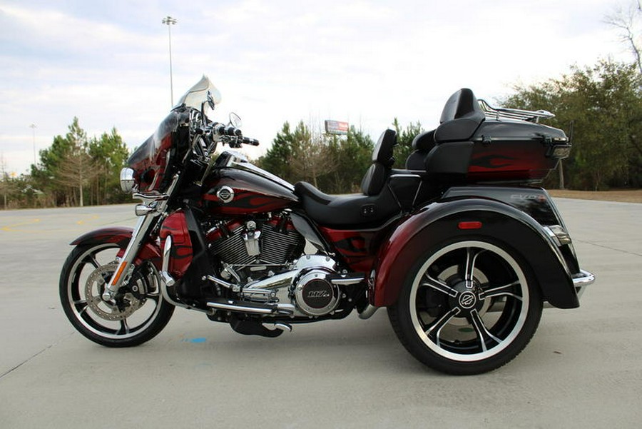 2022 Harley-Davidson® FLHTCUTGSE - CVO™ Tri Glide®