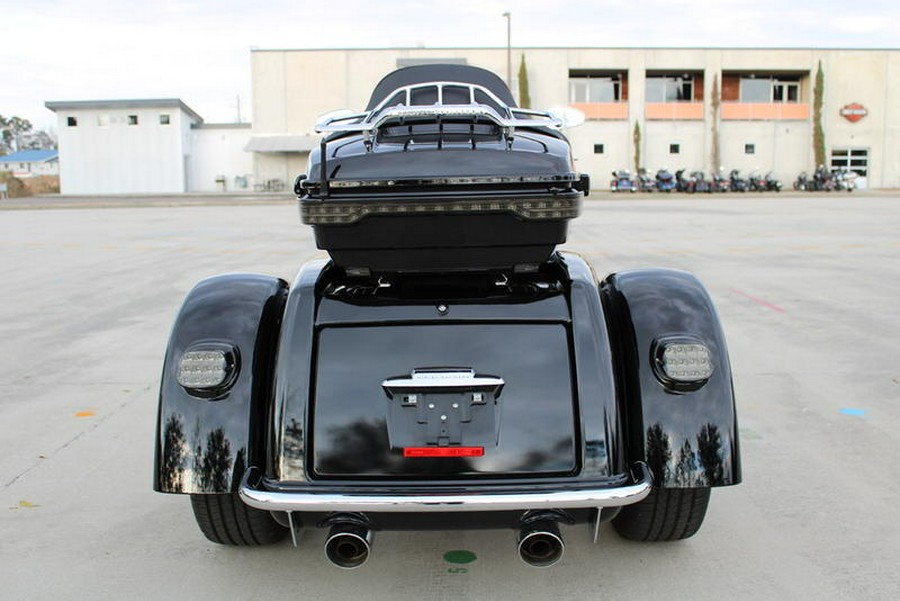 2022 Harley-Davidson® FLHTCUTGSE - CVO™ Tri Glide®