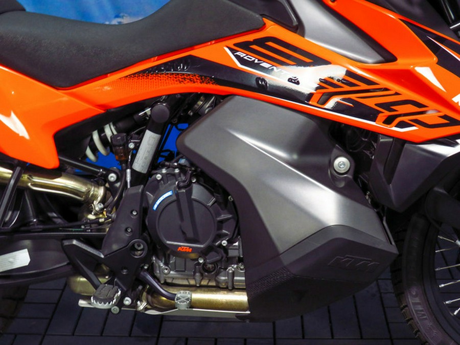 2022 KTM Adventure 890