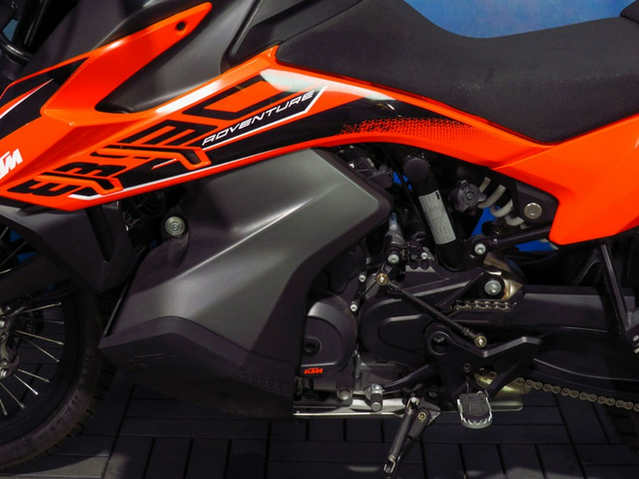 2022 KTM Adventure 890