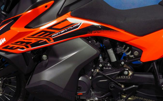 2022 KTM Adventure 890