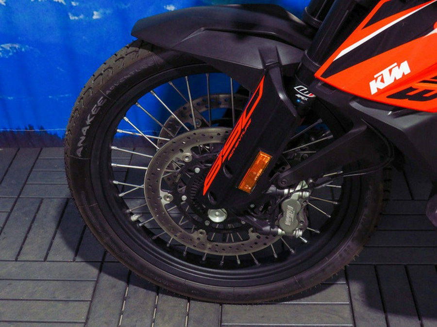 2022 KTM Adventure 890