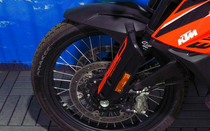 2022 KTM Adventure 890