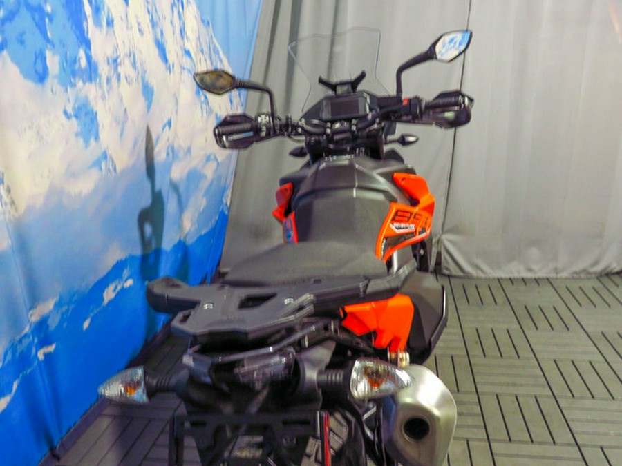 2022 KTM Adventure 890