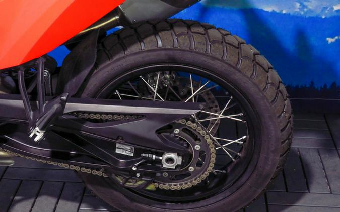 2022 KTM Adventure 890