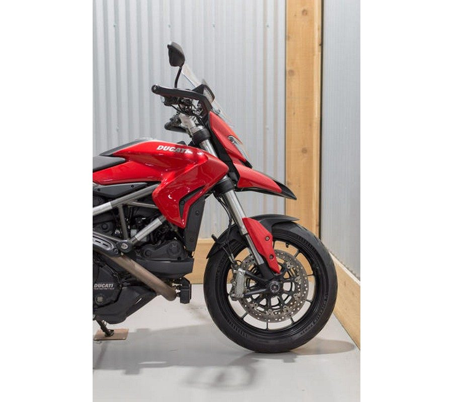 2016 Ducati Hyperstrada 939 Red