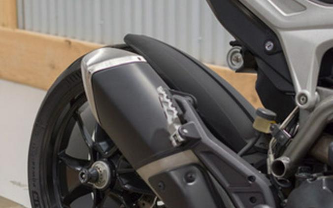 2016 Ducati Hyperstrada 939 Red