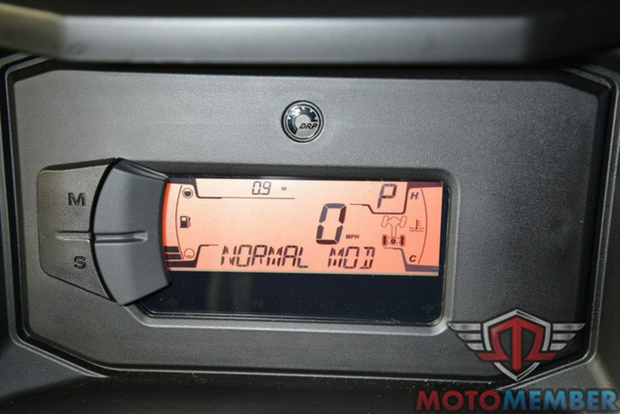 2026 Can-Am Defender MAX Limited HD11